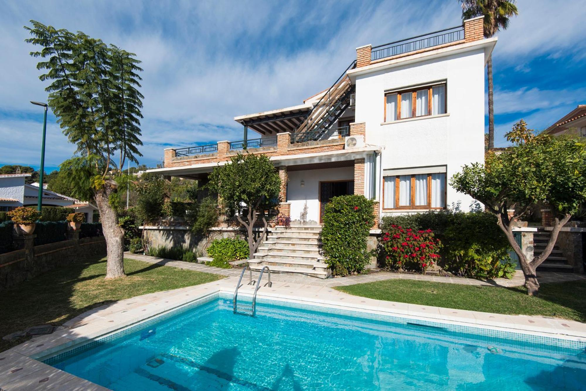 Queen Of The Ocean Villa: Stately Style House With Pool Малага Экстерьер фото